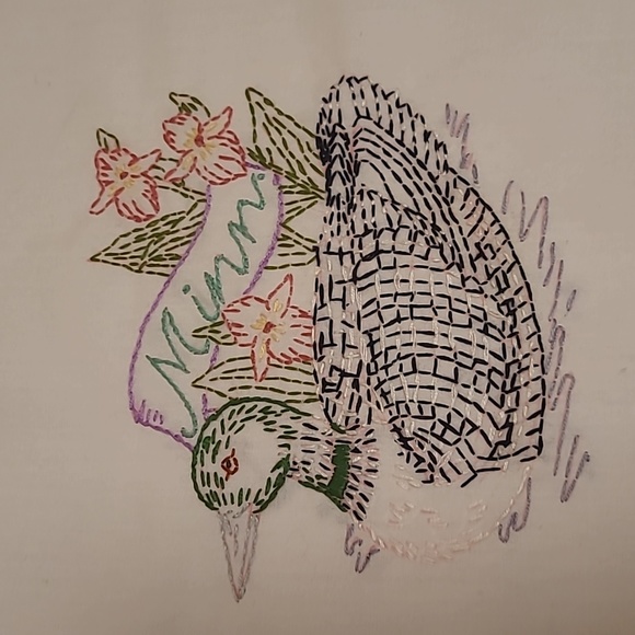 Vintage Hand Stitched Minnesota State Bird & Flower. - Picture 9 of 16